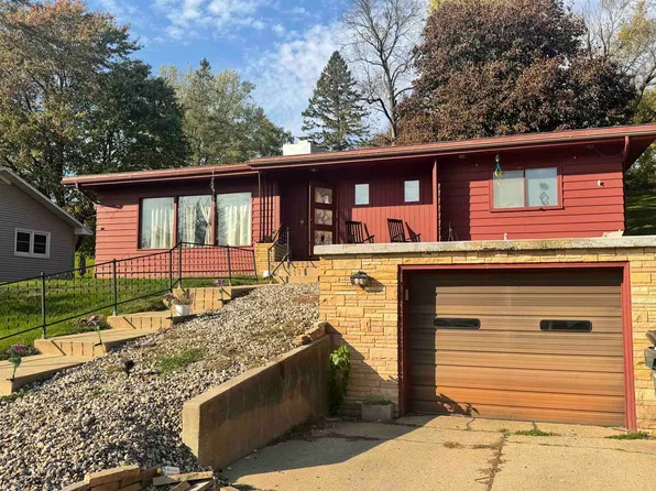 606 Stori Dr, Richland Center, WI 53581