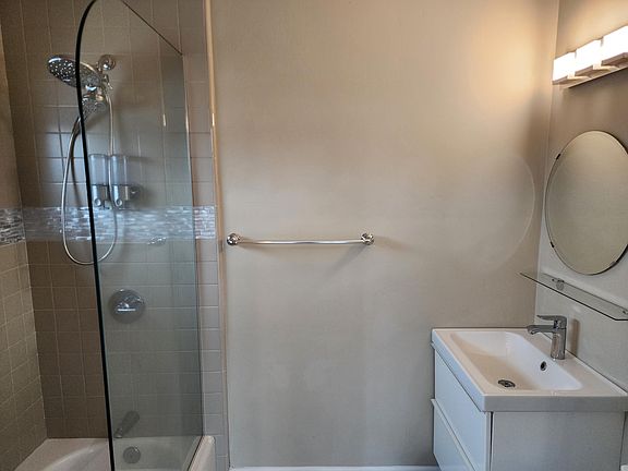 5th image of 9816 Hudson Ct #2