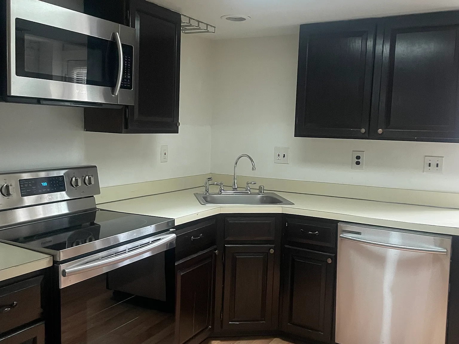 1 bed, 850 sqft, $1,250 — Photo 2