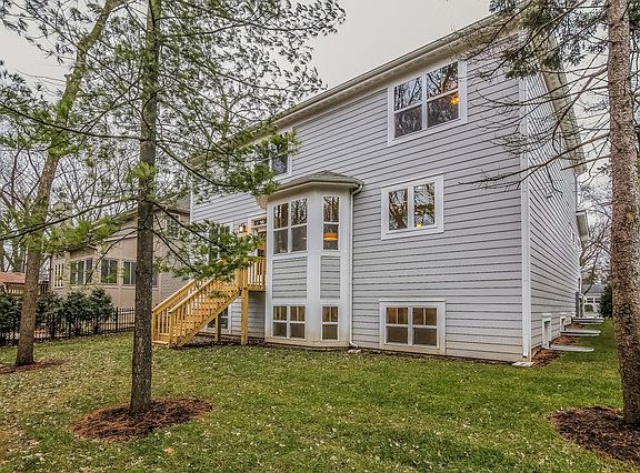 2nd image of 919 W Douglas Ave