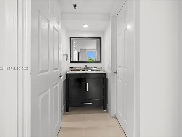 2457 Collins Ave #307 — Photo 12