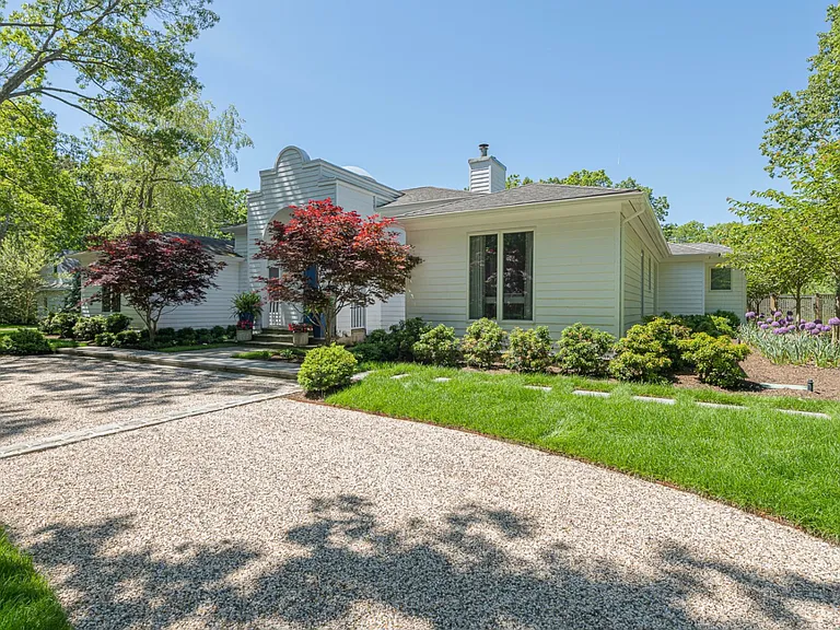 34 Elizabeth Ln — Photo 4