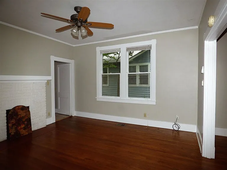 447 Dickinson St — Photo 4