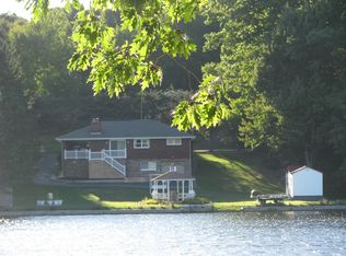 530 W Mountain Lake Dr, Bear Creek Township, PA 18702