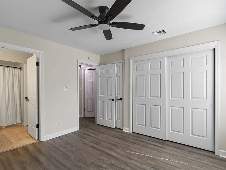 1040 Spotswood Ave — Photo 18