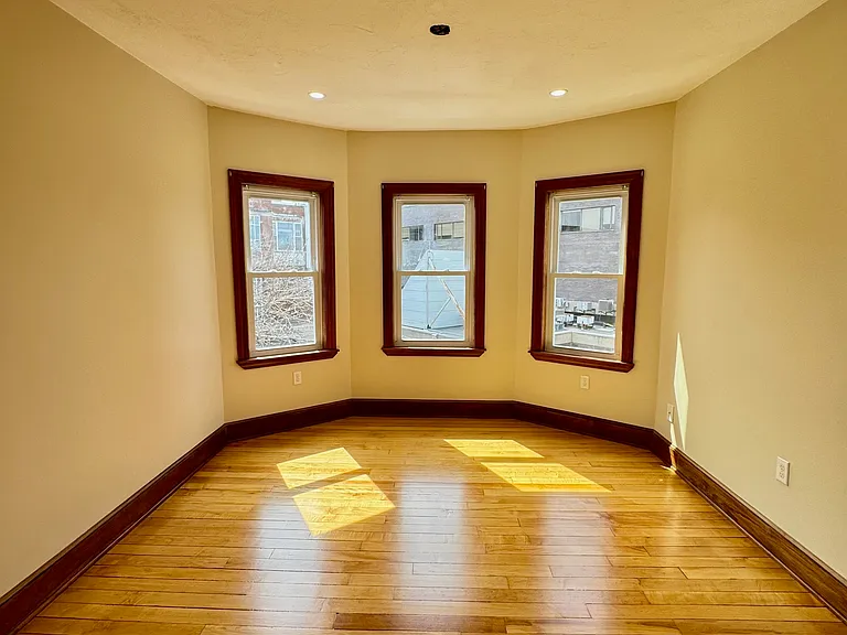 114 Line St #3 — Photo 4