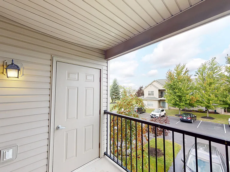 Coventry Apartments — Photo 16