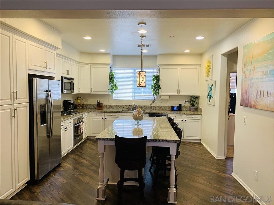 1st image of 410 Penelope Dr