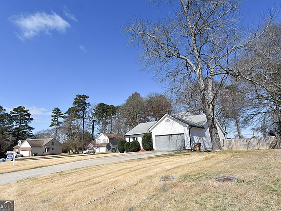 2nd image of 229 Timber Ln