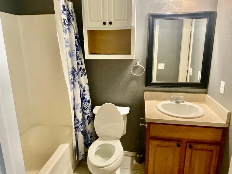 912 Danbury Pl — Photo 3