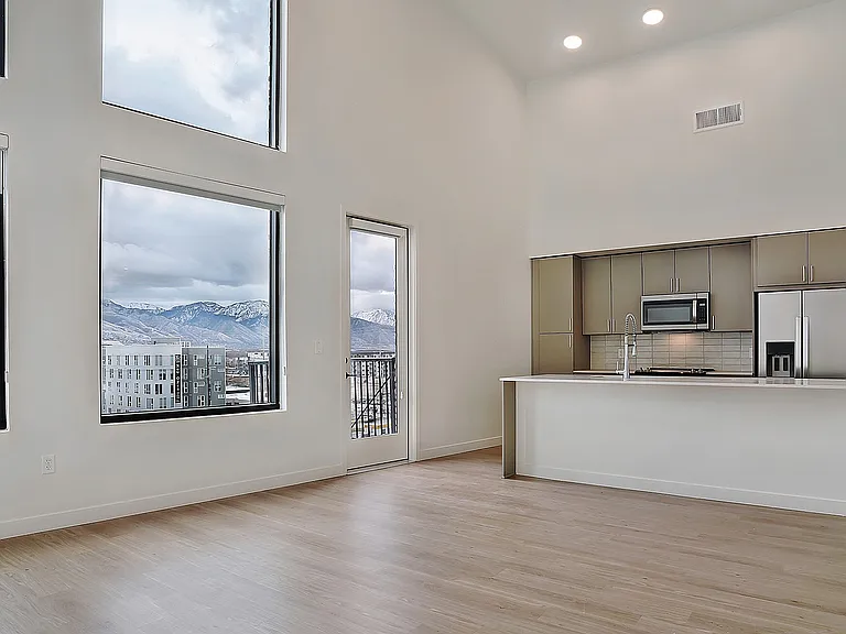Open, airy interiors define the penthouse experience at Greenside.