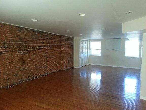 2nd image of 2856 S Jefferson Ave APT F