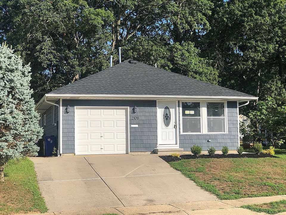 2nd image of 2108 Mount Hope Ln