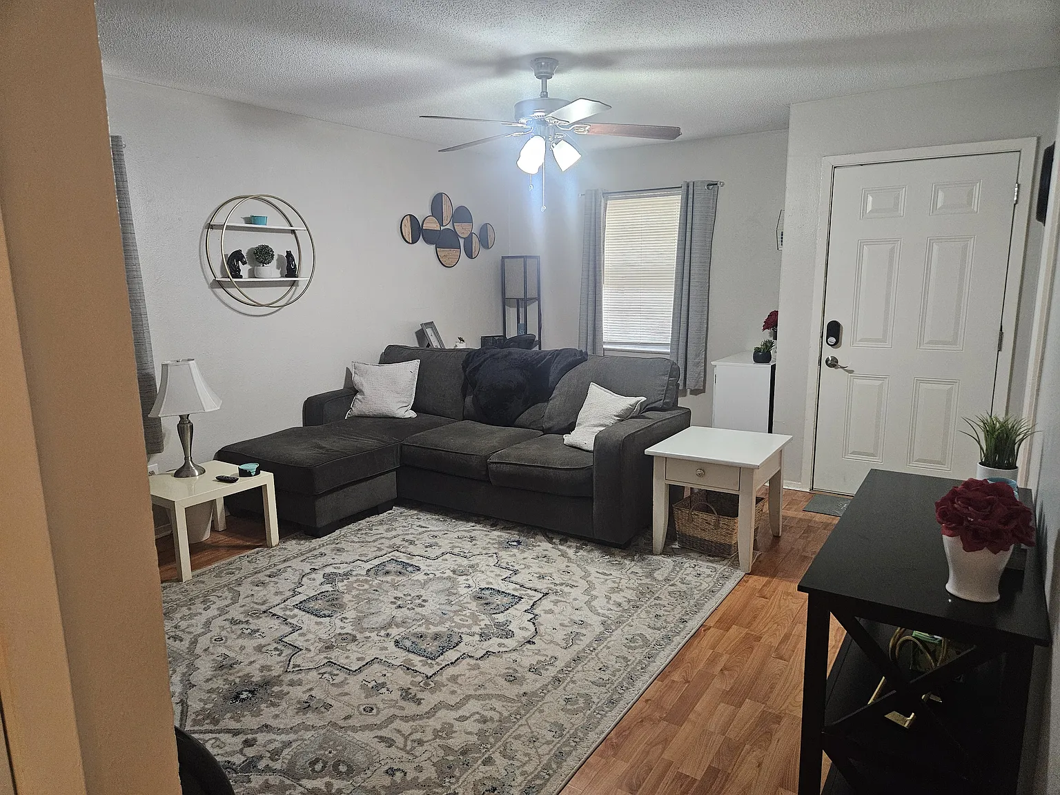 HomeAway S Euless - 7.5 miles from Arlington Stadium! — Photo 2