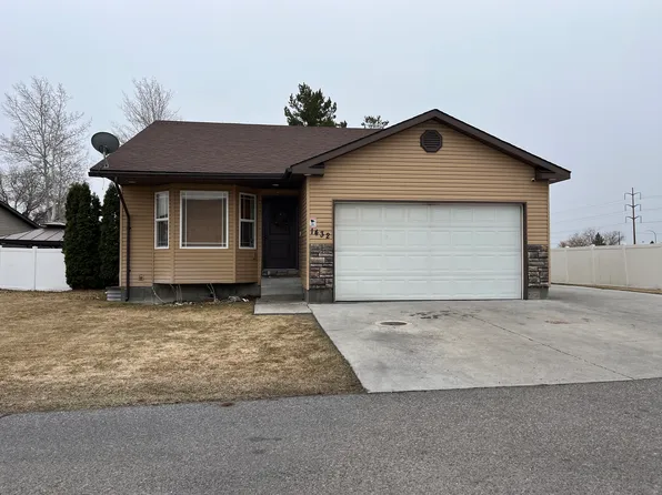 1432 Falcon Dr, Idaho Falls, ID 83406