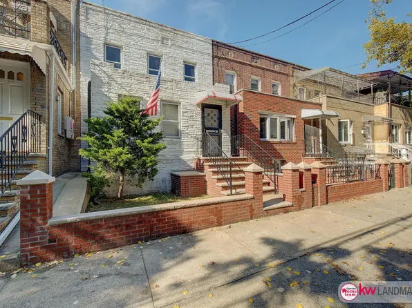 2234 27th St, Astoria, NY 11105