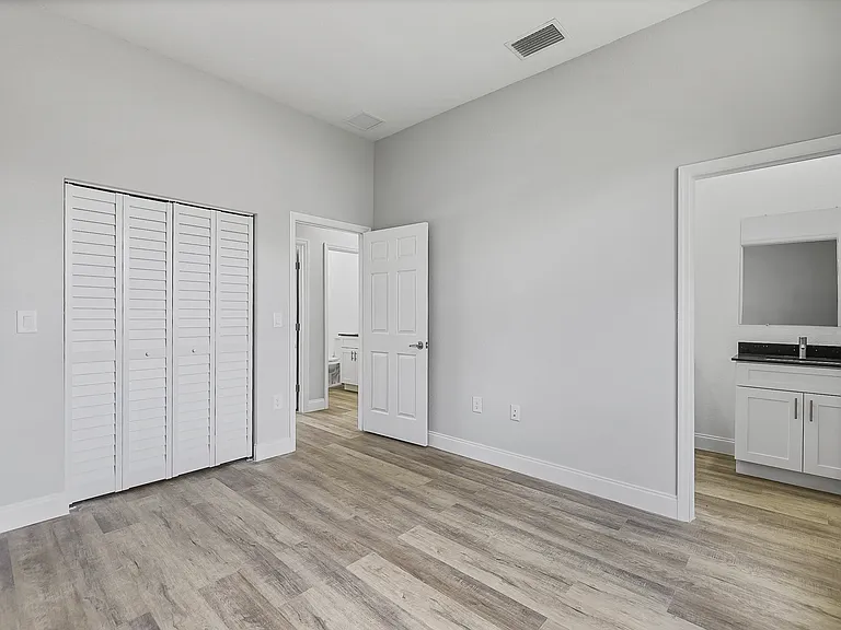 4723 29th St SW — Photo 16