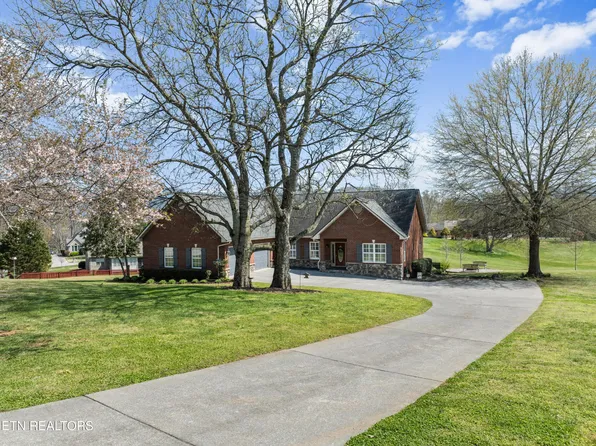 3806 Crescent Ridge Ct, Maryville, TN 37804