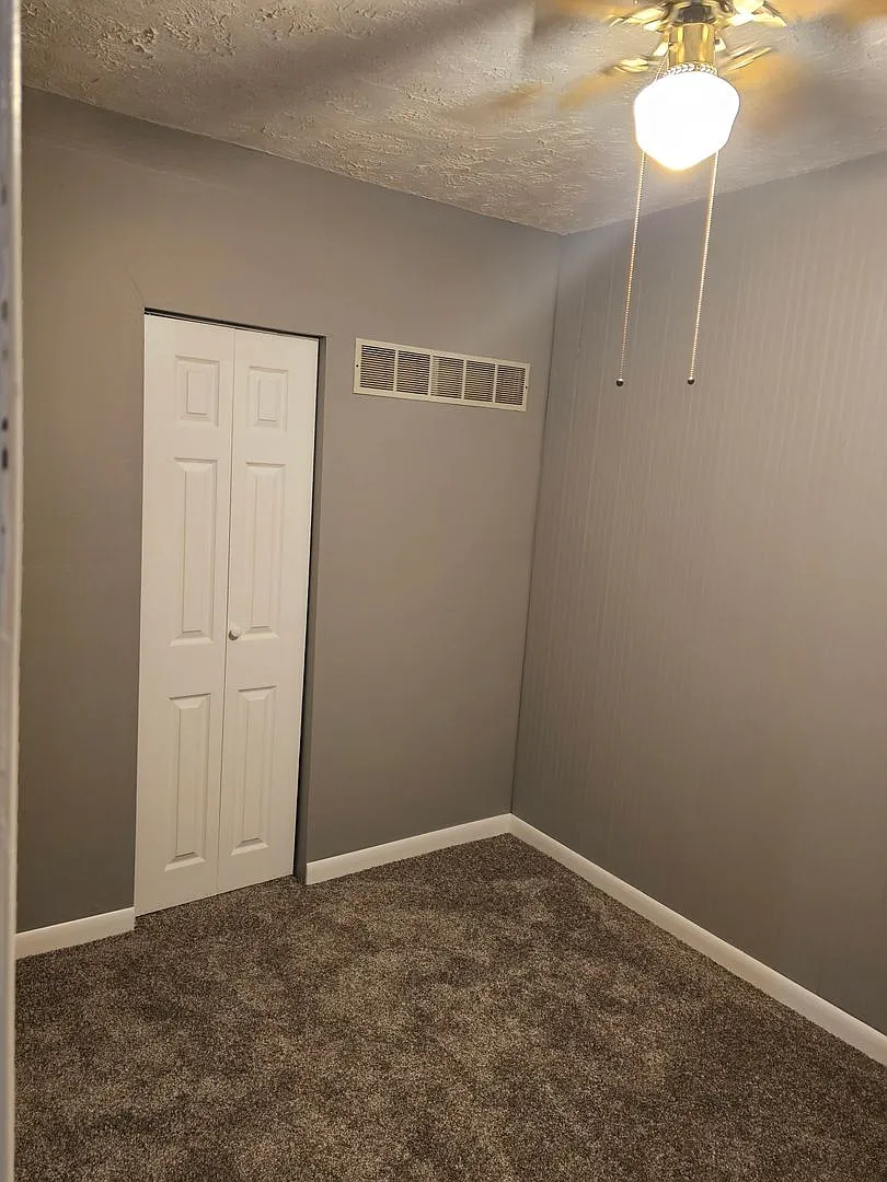 Craftsman 1 1/2 Story Charmer — Photo 4