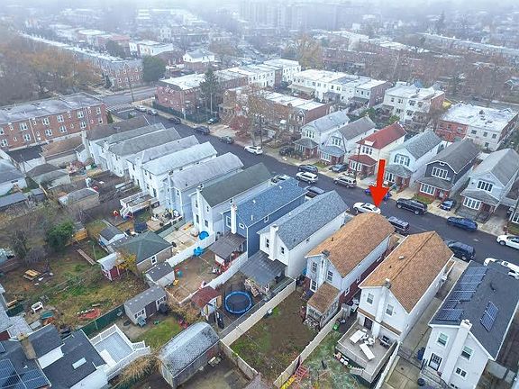 5th image of 1747 Stuart St