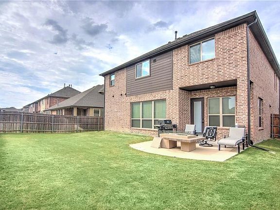 3rd image of 2304 Kemerton Dr