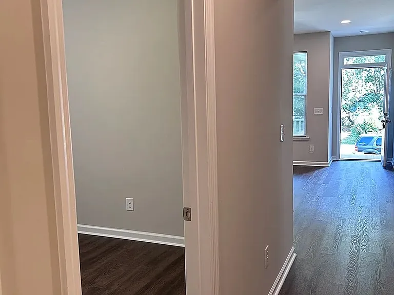 240 Carriage Ln — Photo 12