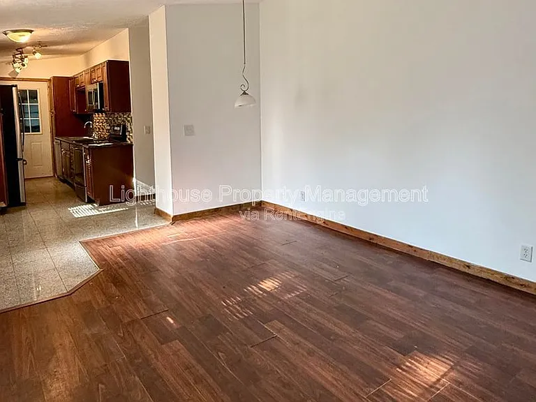 8118 Howard St — Photo 5