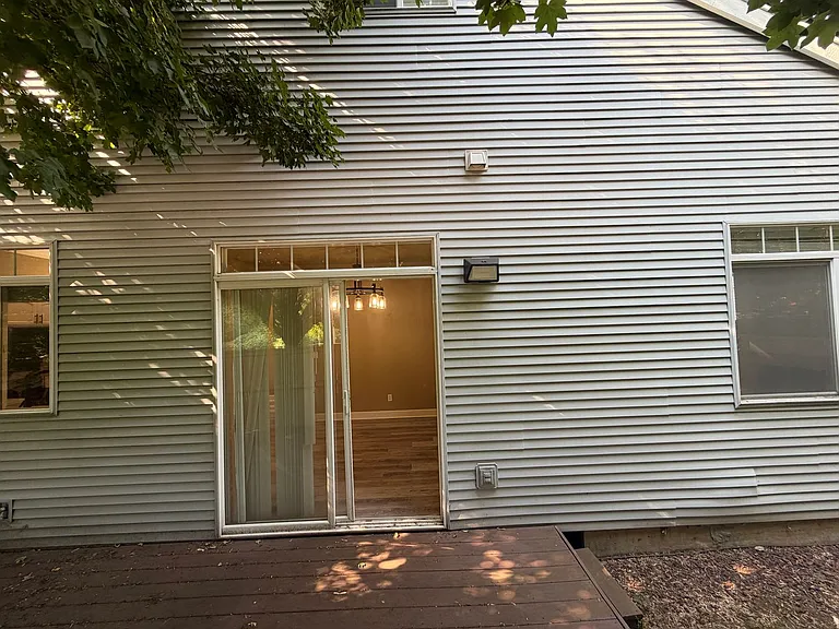 19405 SE 33rd St — Photo 25