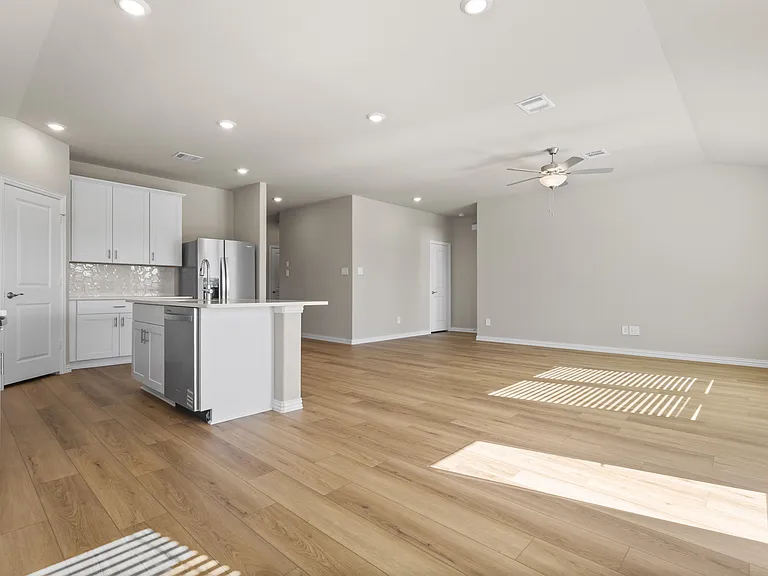 6649 Valley Lake Ln — Photo 8