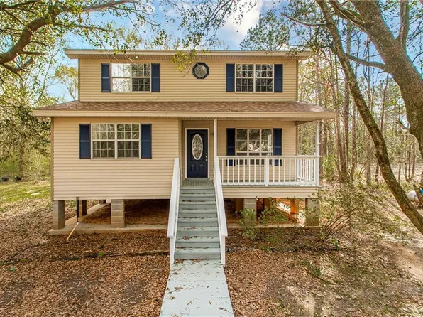 21086 Saint Anne Cir, Covington, LA 70433