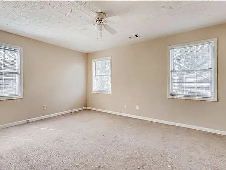 2124B Hickory Bnd SE #B — Photo 6