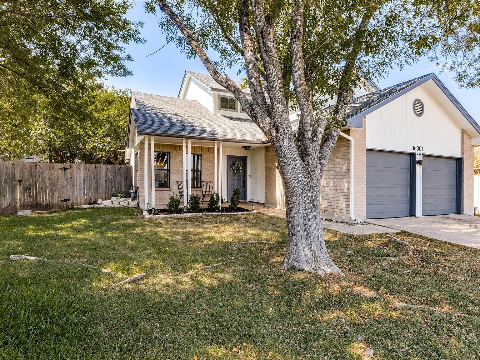 3 bed, 2.5 bath, 1498 sqft, $2,200 — Photo 2