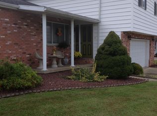 1455 Washington Gardens Cir, Washington, WV 26181