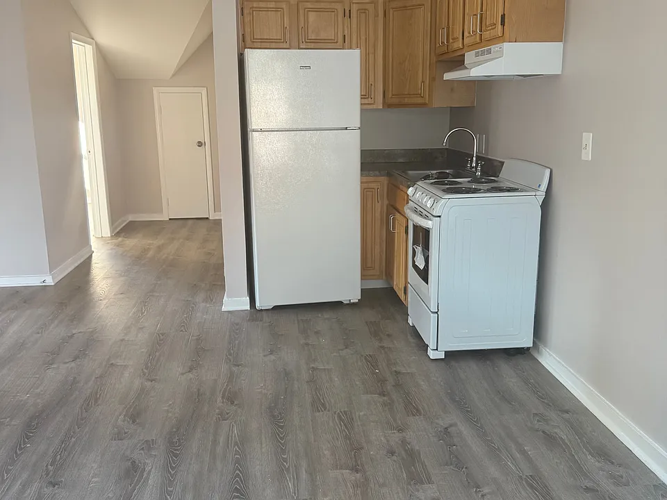 3 Sunderland St #3