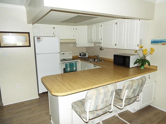 3rd image of 14 64th St Unit 303