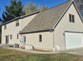 6915 Mitchell Rd, Palmyra, MI 49268