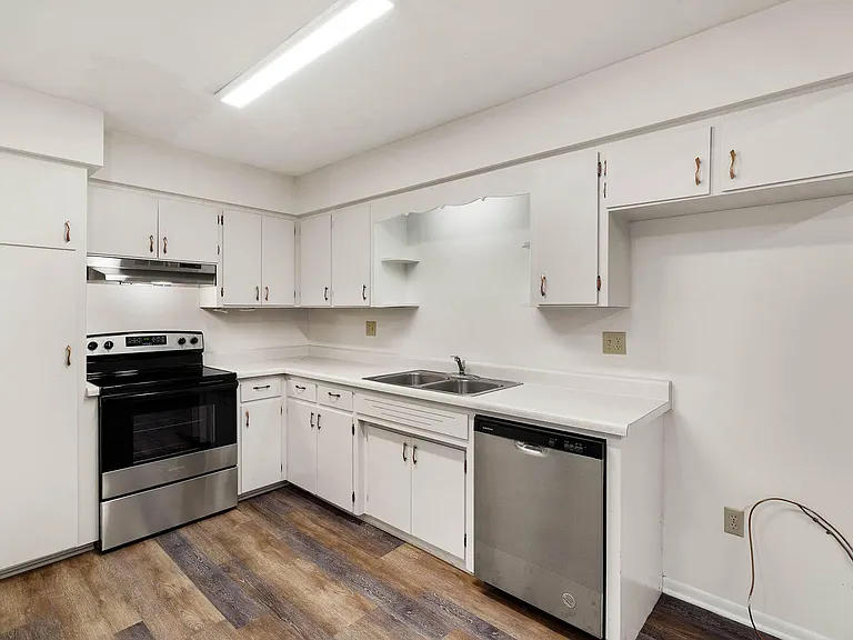 2107 Garden Dr — Photo 8