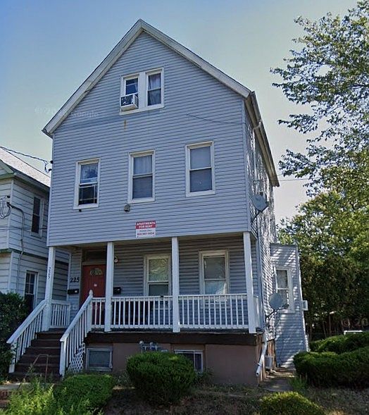 1st image of 220 Linden Rd #F