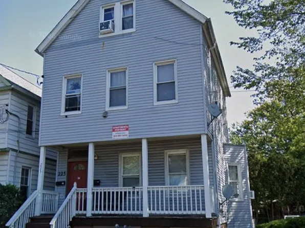 225 Linden Rd, Roselle, NJ