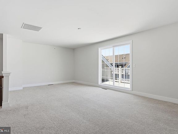 5th image of 136B Fleet Ct