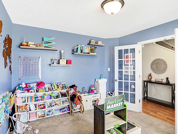5th image of 5612 W Woodhaven Dr
