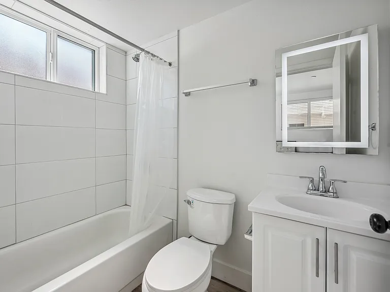 1270 Rolland Curtis Pl — Photo 9