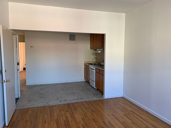 5th image of 406 9th St Floor 2