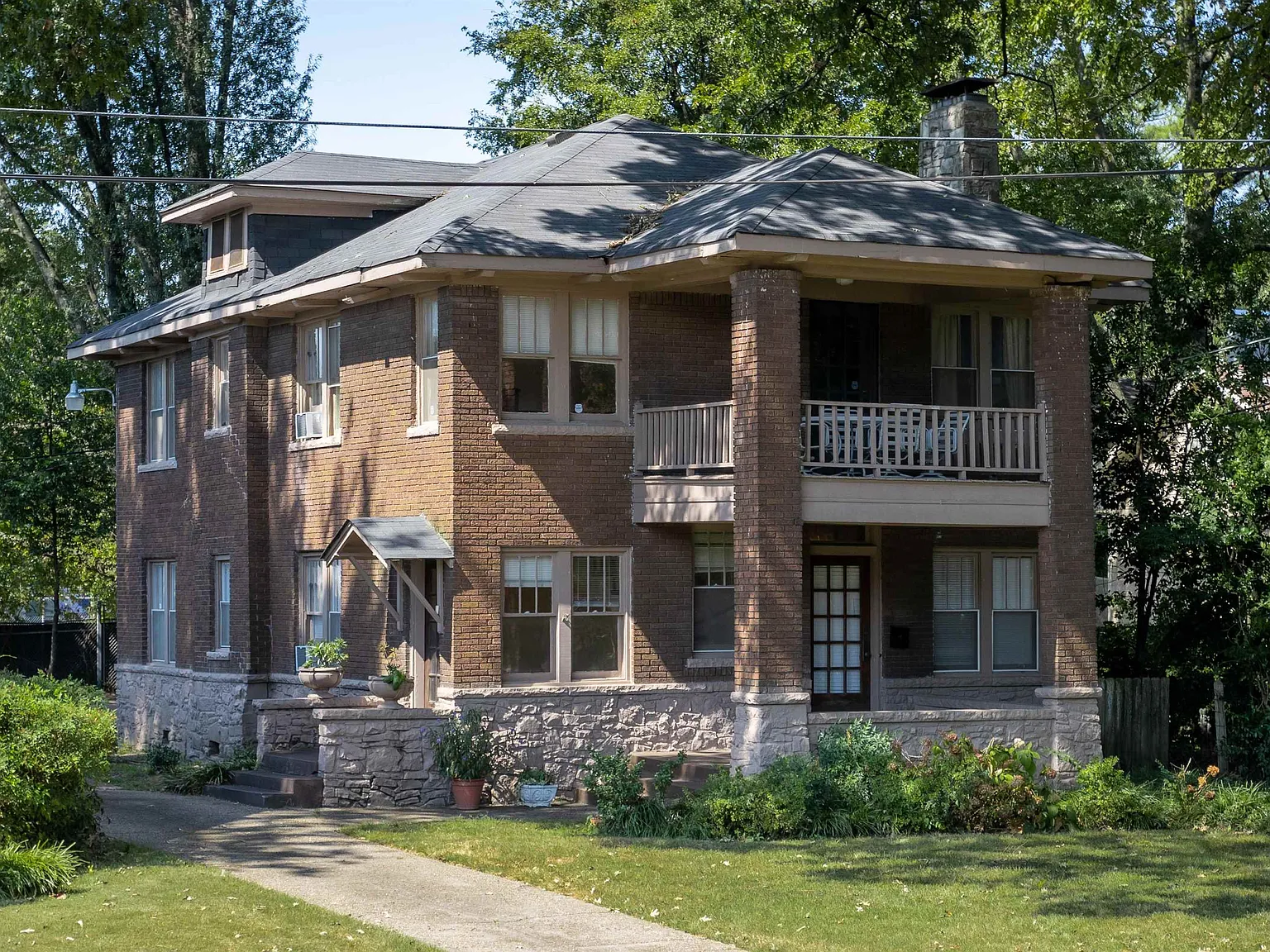 2 bed, 1.0 bath, $1,500 — Photo 1