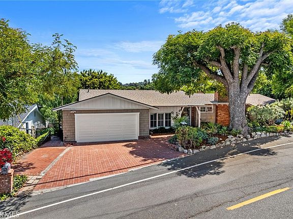 2nd image of 27064 Sunnyridge Rd