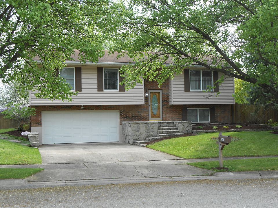 1st image of 207 Hallie Ct