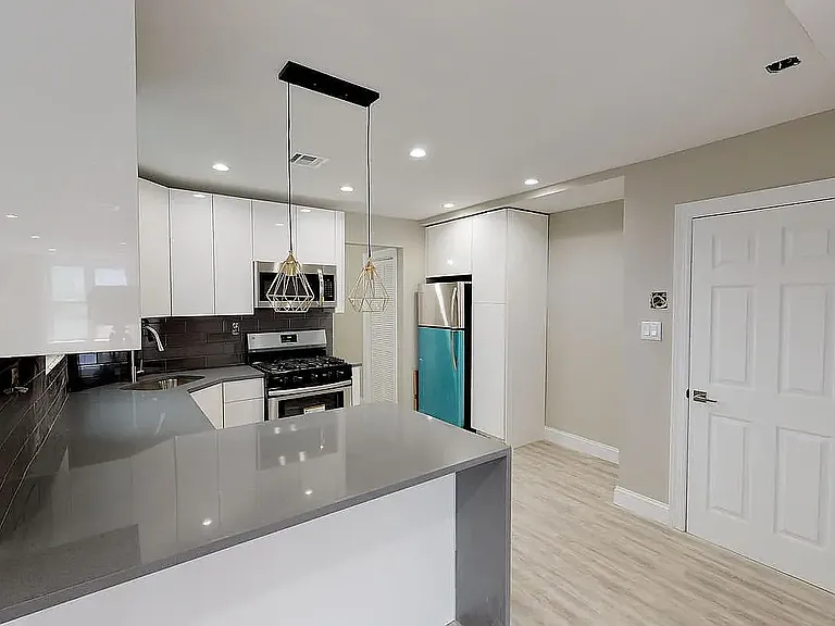 1909 Avenue M #2A — Photo 5