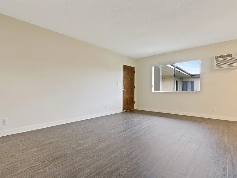 3749 McLaughlin Ave. — Photo 54