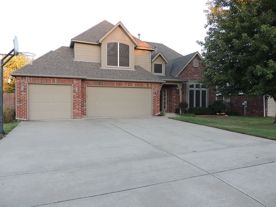 Spacious Move In Ready Home