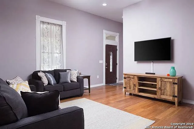 718 N Pine St — Photo 6